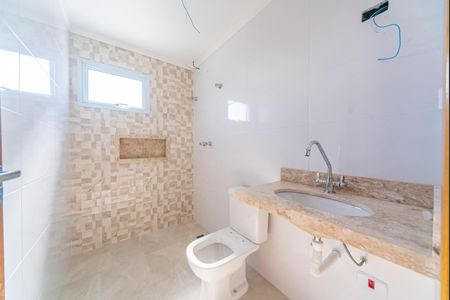 Casa à venda com 190m², 3 quartos e 4 vagasBanheiro da Suíte 1