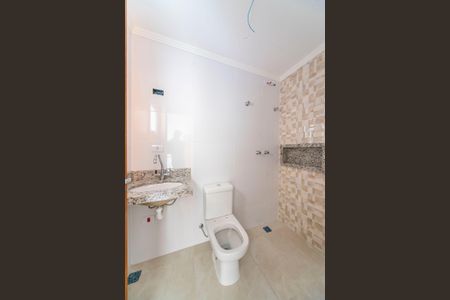 Casa à venda com 190m², 3 quartos e 4 vagasBanheiro da Suíte 2