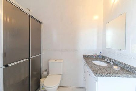 Casa à venda com 159m², 3 quartos e 3 vagasBanheiro da Suíte 1