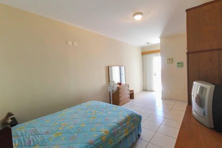 Casa à venda com 159m², 3 quartos e 3 vagasSuíte 1