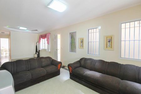 Casa à venda com 159m², 3 quartos e 3 vagasSala