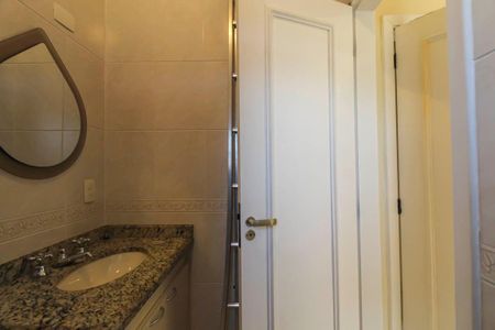 Casa à venda com 159m², 3 quartos e 3 vagasBanheiro da Suíte 2