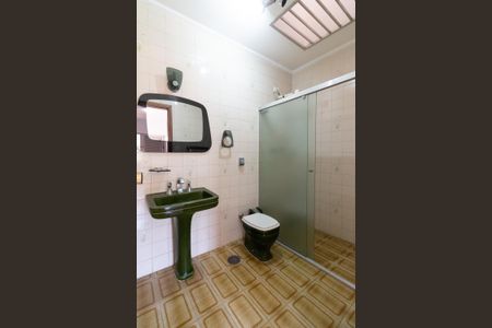 Casa à venda com 300m², 4 quartos e 5 vagas Casa à venda com 300m², 4 quartos e 5 vagasBanheiro da Suíte 2