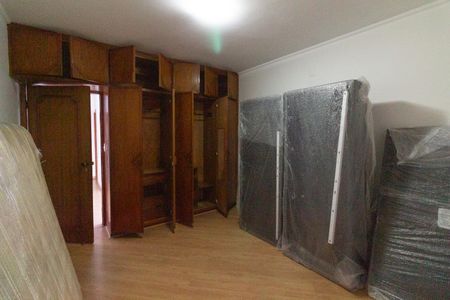 Casa à venda com 300m², 4 quartos e 5 vagas Casa à venda com 300m², 4 quartos e 5 vagasQuarto 2