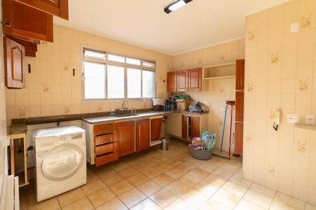 Casa à venda com 300m², 4 quartos e 5 vagas Casa à venda com 300m², 4 quartos e 5 vagasCozinha