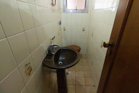 Casa à venda com 300m², 4 quartos e 5 vagas Casa à venda com 300m², 4 quartos e 5 vagasBanheiro da Garagem