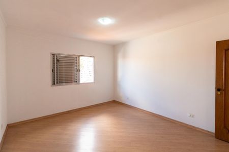 Casa à venda com 300m², 4 quartos e 5 vagas Casa à venda com 300m², 4 quartos e 5 vagasSuíte 2