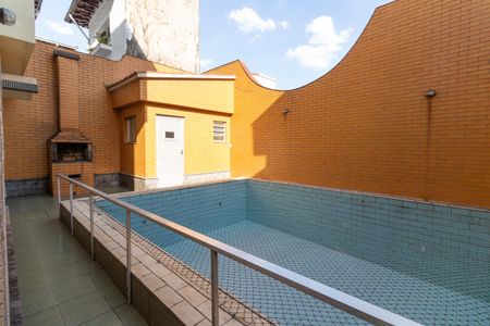 Casa à venda com 300m², 4 quartos e 5 vagas Casa à venda com 300m², 4 quartos e 5 vagasÁrea comum - Piscina