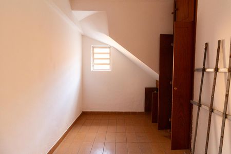 Casa à venda com 300m², 4 quartos e 5 vagas Casa à venda com 300m², 4 quartos e 5 vagasQuarto de Serviço