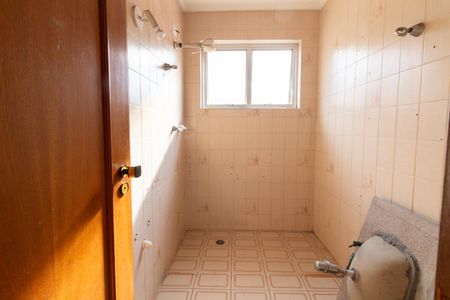 Casa à venda com 300m², 4 quartos e 5 vagas Casa à venda com 300m², 4 quartos e 5 vagasBanheiro Social