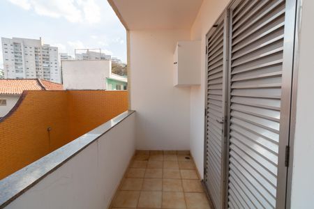 Casa à venda com 300m², 4 quartos e 5 vagas Casa à venda com 300m², 4 quartos e 5 vagasVaranda da Cozinha