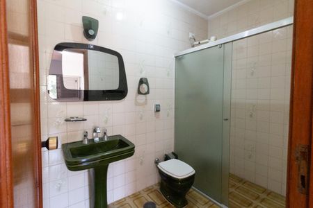 Casa à venda com 300m², 4 quartos e 5 vagas Casa à venda com 300m², 4 quartos e 5 vagasBanheiro da Suíte 2