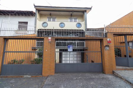 Casa à venda com 300m², 4 quartos e 5 vagas Casa à venda com 300m², 4 quartos e 5 vagasFachada