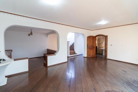 Sala de casa à venda com 4 quartos, 300m² em Jardim das Vertentes, São Paulo