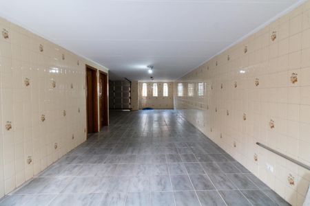 Casa à venda com 300m², 4 quartos e 5 vagas Casa à venda com 300m², 4 quartos e 5 vagasGaragem