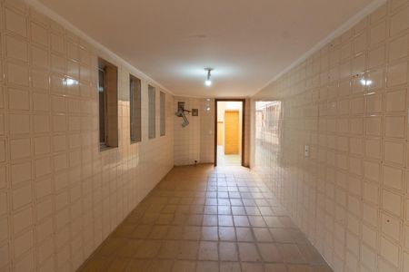 Casa à venda com 300m², 4 quartos e 5 vagas Casa à venda com 300m², 4 quartos e 5 vagasCorredor