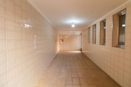 Casa à venda com 300m², 4 quartos e 5 vagas Casa à venda com 300m², 4 quartos e 5 vagasCorredor