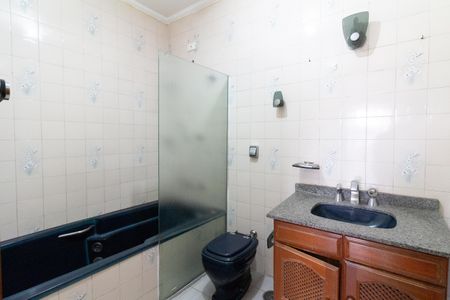 Casa à venda com 300m², 4 quartos e 5 vagas Casa à venda com 300m², 4 quartos e 5 vagasBanheiro da Suíte 1