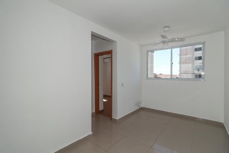 Sala de apartamento para alugar com 2 quartos, 40m² em Humaitá, Porto Alegre