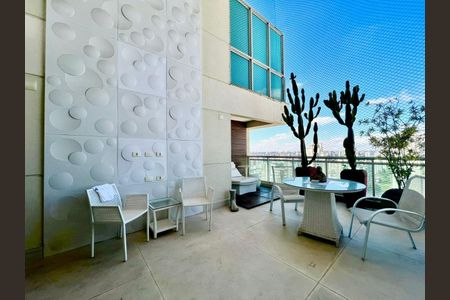 Apartamento à venda com 239m², 4 quartos e 4 vagas