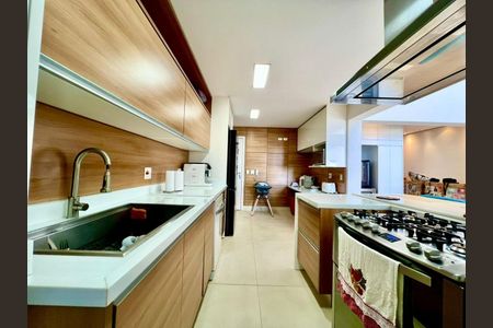 Apartamento à venda com 4 quartos, 239m² em Campo Belo, São Paulo