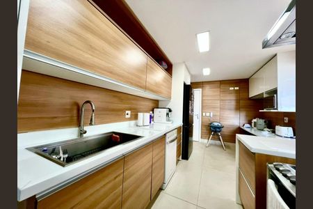 Apartamento à venda com 4 quartos, 239m² em Campo Belo, São Paulo