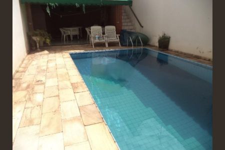 Casa à venda com 324m², 3 quartos e 4 vagas