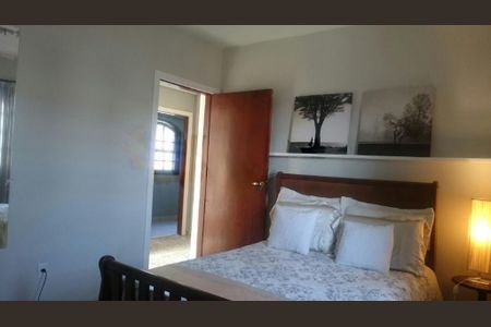 Casa à venda com 3 quartos, 172m² em Vila Nhocuné, São Paulo