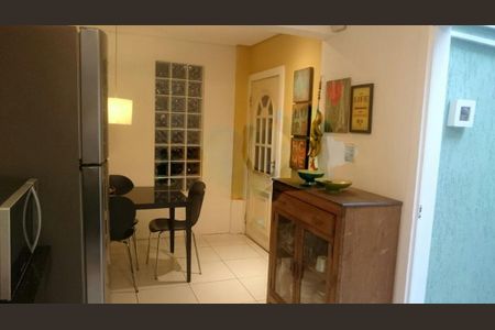 Casa à venda com 3 quartos, 172m² em Vila Nhocuné, São Paulo