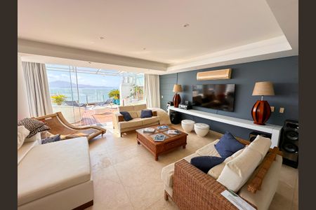 Sala de TV de apartamento para alugar com 4 quartos, 250m² em Canasvieiras, Florianópolis