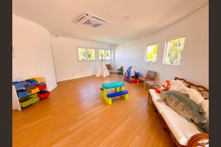 Apartamento para alugar com 250m², 4 quartos e 2 vagasÁrea comum - Playground