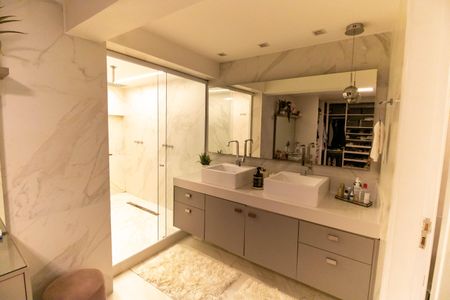 Casa de condomínio à venda com 400m², 5 quartos e 2 vagasBanheiro da Suíte 1