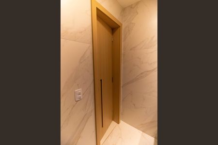 Casa de condomínio à venda com 400m², 5 quartos e 2 vagasLavabo