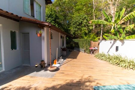 Casa de condomínio à venda com 400m², 5 quartos e 2 vagasÁrea externa