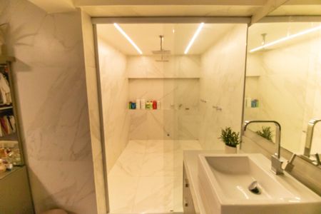 Casa de condomínio à venda com 400m², 5 quartos e 2 vagasBanheiro da Suíte 1