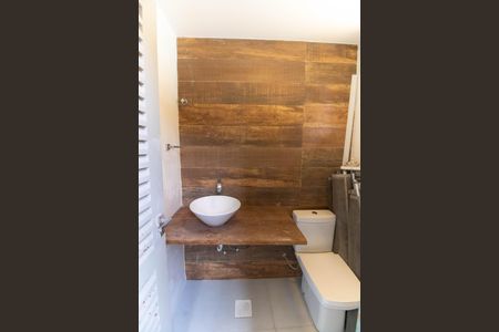 Casa de condomínio à venda com 400m², 5 quartos e 2 vagasBanheiro Externo