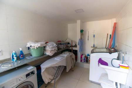 Casa de condomínio à venda com 400m², 5 quartos e 2 vagasÁrea de Serviço