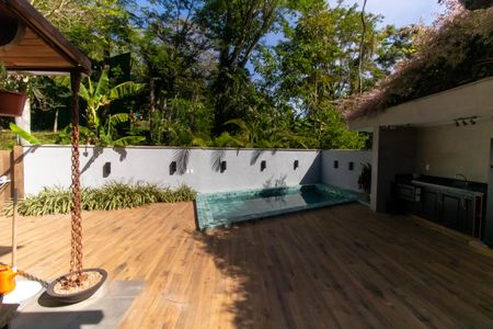 Casa de condomínio à venda com 400m², 5 quartos e 2 vagasVista da Suíte 2