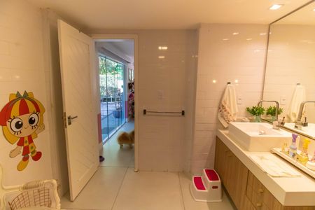 Casa de condomínio à venda com 400m², 5 quartos e 2 vagasBanheiro da Suíte 3