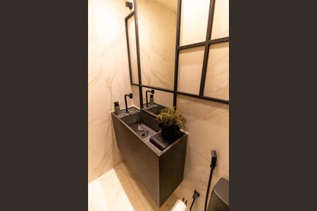 Casa de condomínio à venda com 400m², 5 quartos e 2 vagasLavabo