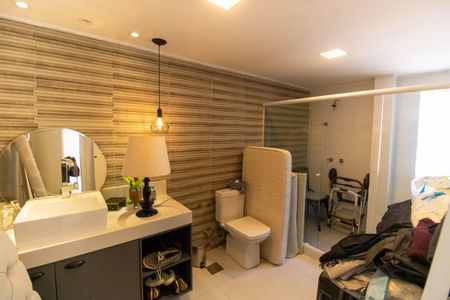 Casa de condomínio à venda com 400m², 5 quartos e 2 vagasBanheiro da Suíte 2