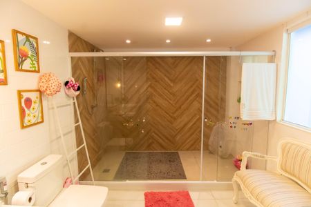 Casa de condomínio à venda com 400m², 5 quartos e 2 vagasBanheiro da Suíte 3