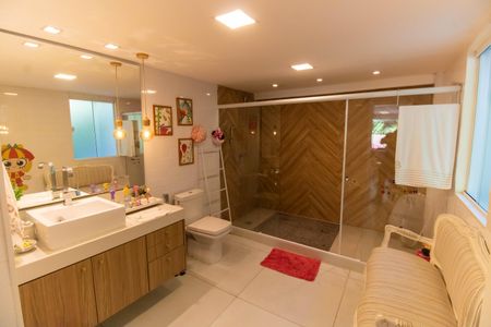 Casa de condomínio à venda com 400m², 5 quartos e 2 vagasBanheiro da Suíte 3