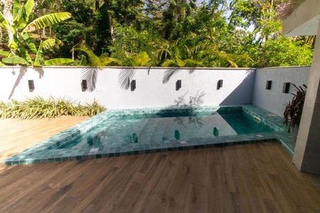 Casa de condomínio à venda com 400m², 5 quartos e 2 vagasÁrea externa