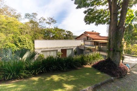 Casa de condomínio à venda com 400m², 5 quartos e 2 vagasFachada