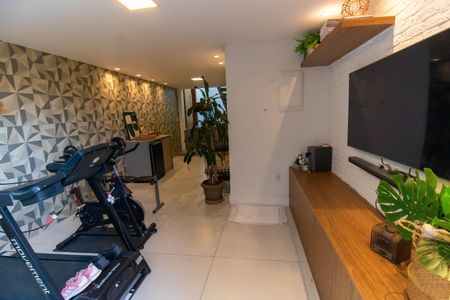 Casa de condomínio à venda com 400m², 5 quartos e 2 vagasAcademia