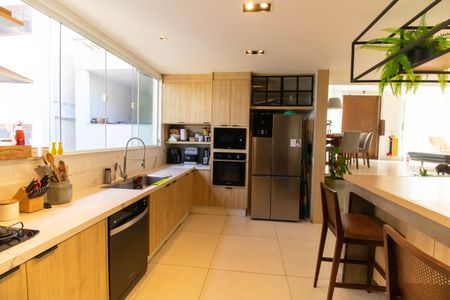 Casa de condomínio à venda com 400m², 5 quartos e 2 vagasCozinha