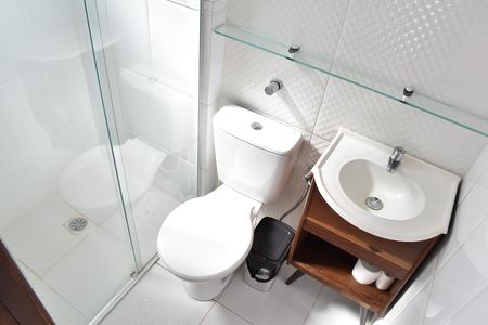 Banheiro de casa para alugar com 1 quarto, 28m² em Centro, Curitiba