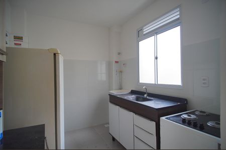 Cozinha de apartamento para alugar com 2 quartos, 40m² em Santos Dumont, São Leopoldo