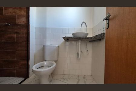 Apartamento à venda com 98m², 2 quartos e 1 vaga Apartamento à venda com 98m², 2 quartos e 1 vagaBanheiro da suíte
